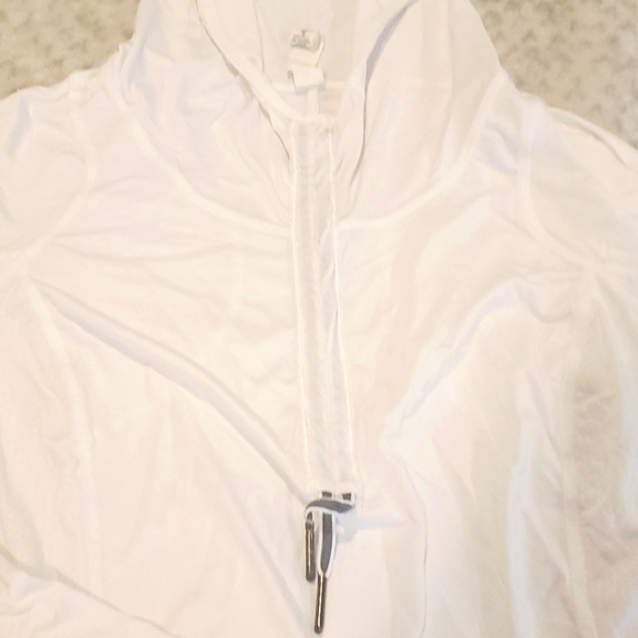 BNWOT lululemon rare longsleeve with hood - Picture 6 of 9